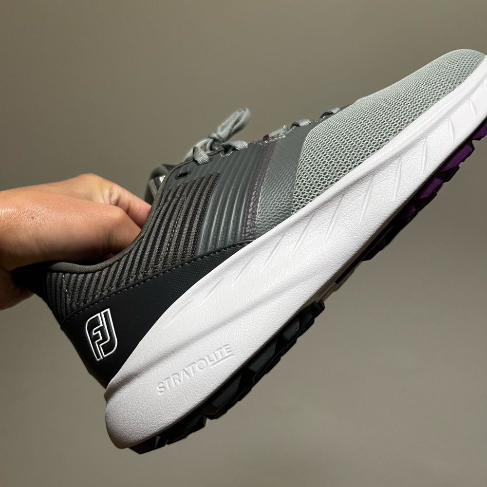 New Footjoy Women’s FJ Flex Golf Shoes Spikeless, size 9.5 (grey, purple)